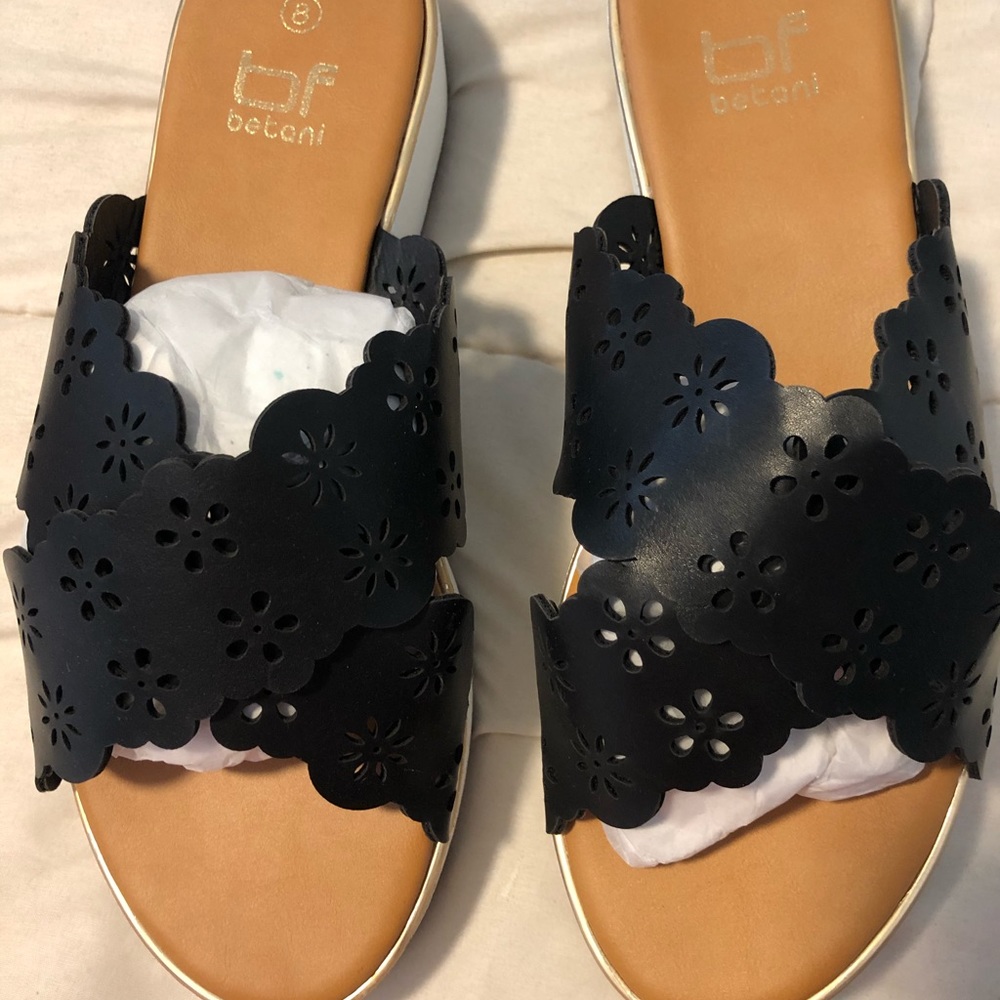 NWT black and white platform sandals sz 8